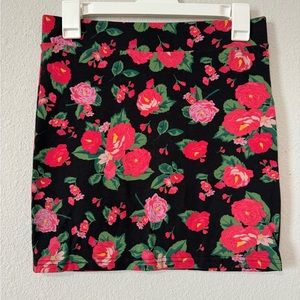 Floral Forever 21 Stretchy Pencil Mini Skirt Women’s Size Medium